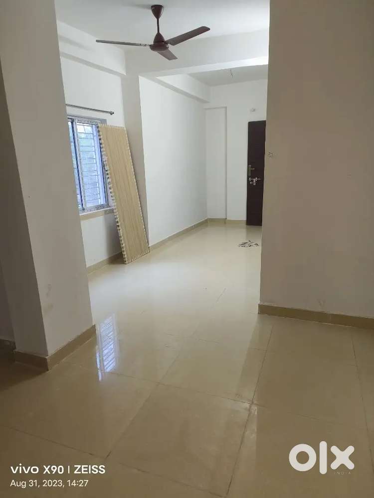 Flat rent at mohisgote 2nd lane near coal bhawan New town bus stand.