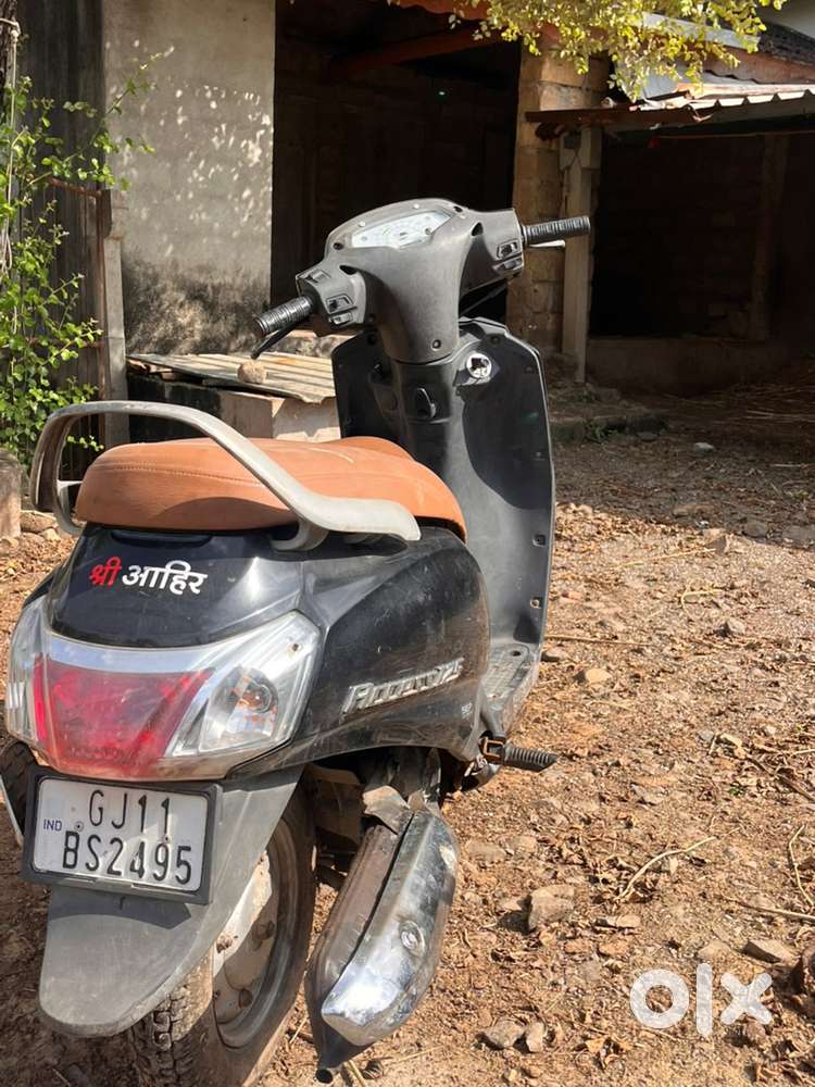 Suzuki access 125 , black colour