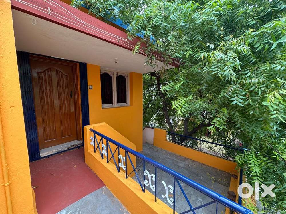 2BHK- RENT- Corner Independent Floor -Open terrace (Negotiable)