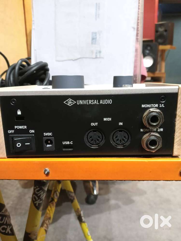 Universal Audio Volt 176, 1-in/2-out USB 2.0 audio interface ,White