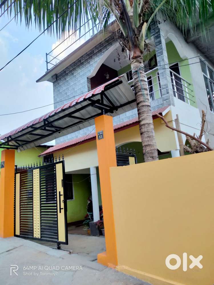 “Ultra Spacious First-Floor 1BHK with Balcony & Parking – For Rent”