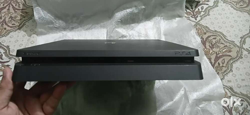Ps4 slim 1tb with all accessories