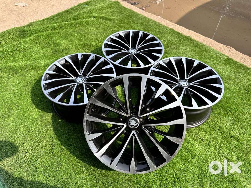 SKODA (112 PCD) 18 INCH ALLOY WHEELS (GOOD CONDITION)