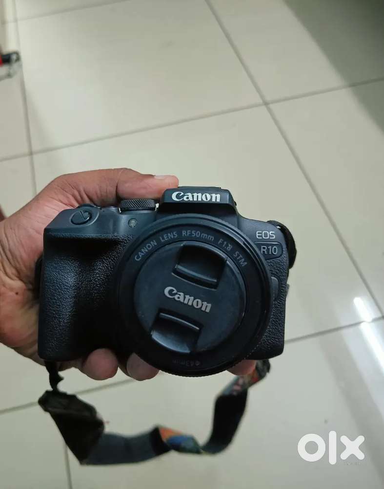 CANON EOS R10 VERY LESS USED