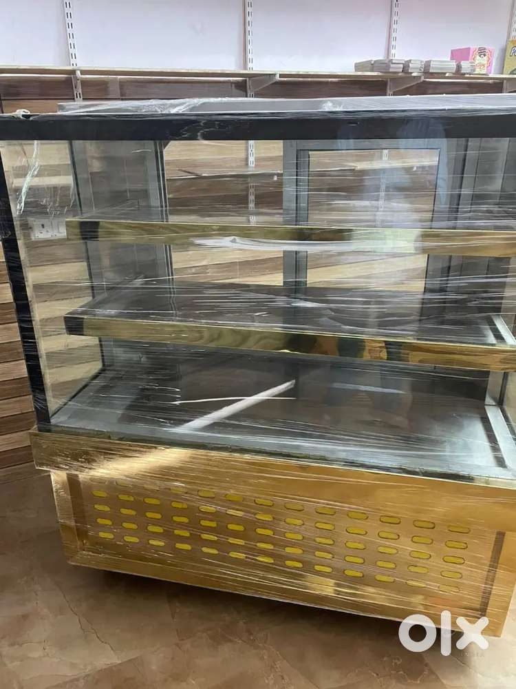 Display counter fridge (4foot)