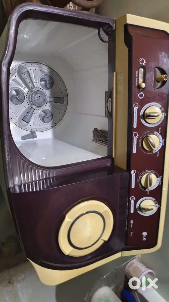 LG 6.8 Kg Semi Automatic washing machine