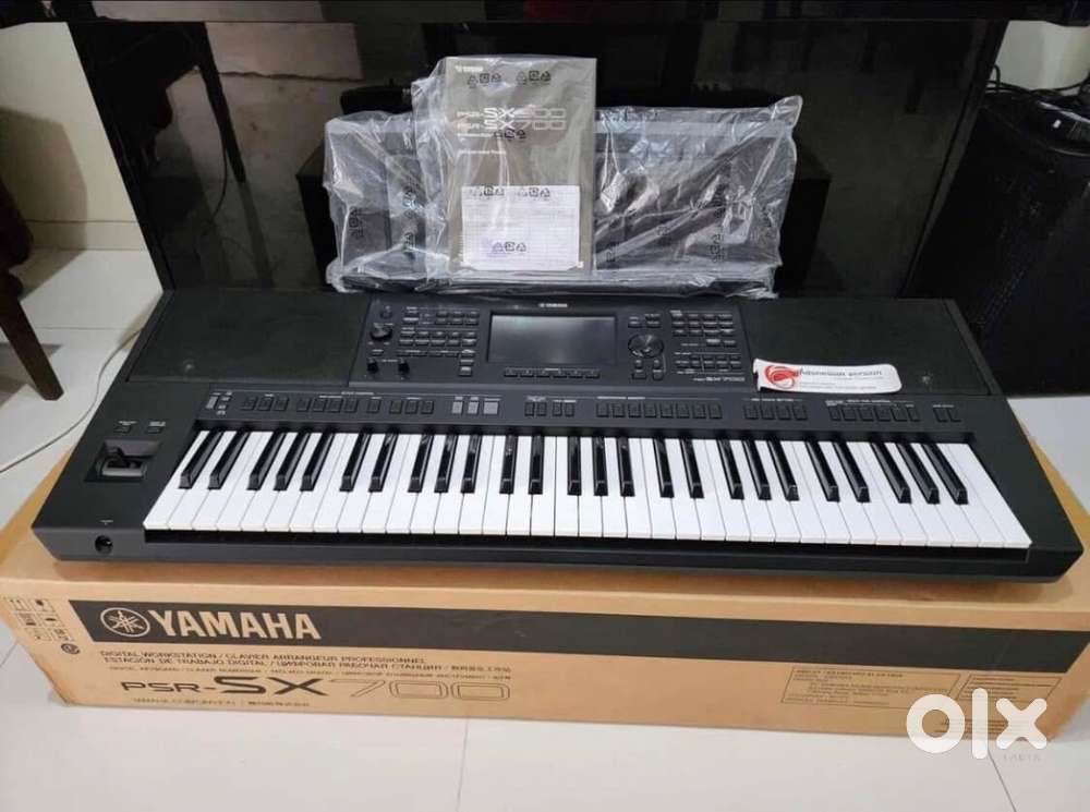 Fantastic Condition Yamaha PSR-SX700 Workstation 61 keys Keyboard