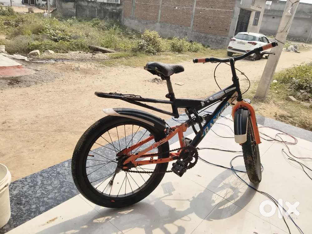 Good condition 3year old  new tube