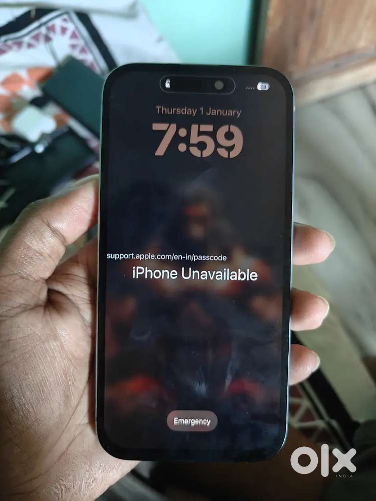 iPhone 15 locked display change