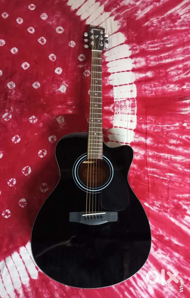 Yamaha FS80C Acoustic Guitar.