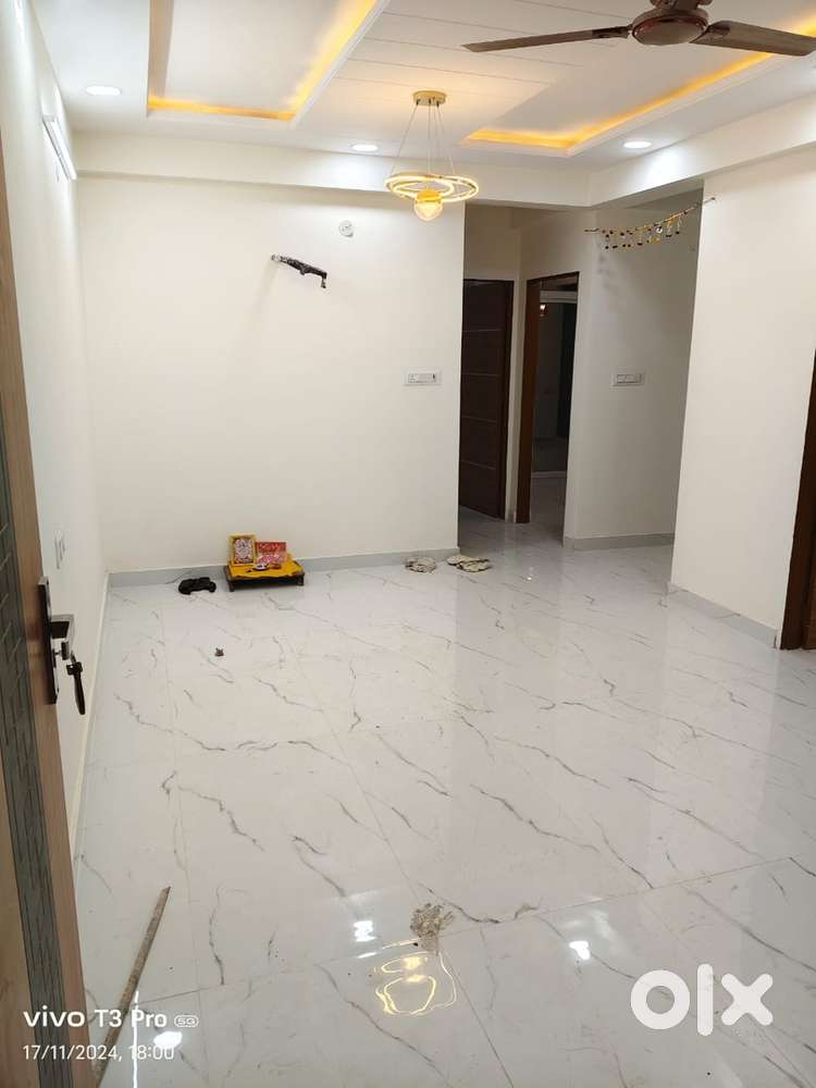 Luxury 3 bhk semifurnished flat