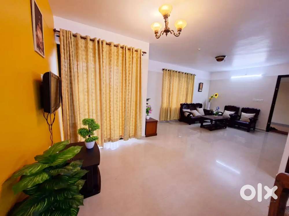 At vellayambalam 3BHK fully furnished flat for rent