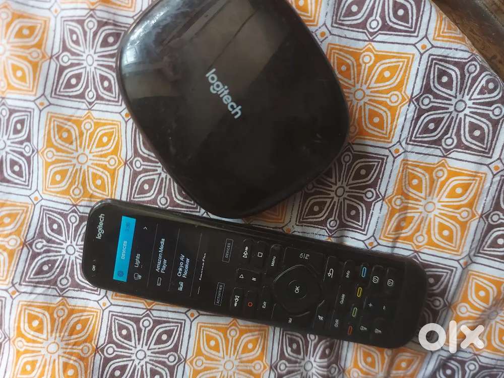 Apple tv 4k 32/64 GB 1st gen & Logitech harmony elite + hub + adapter