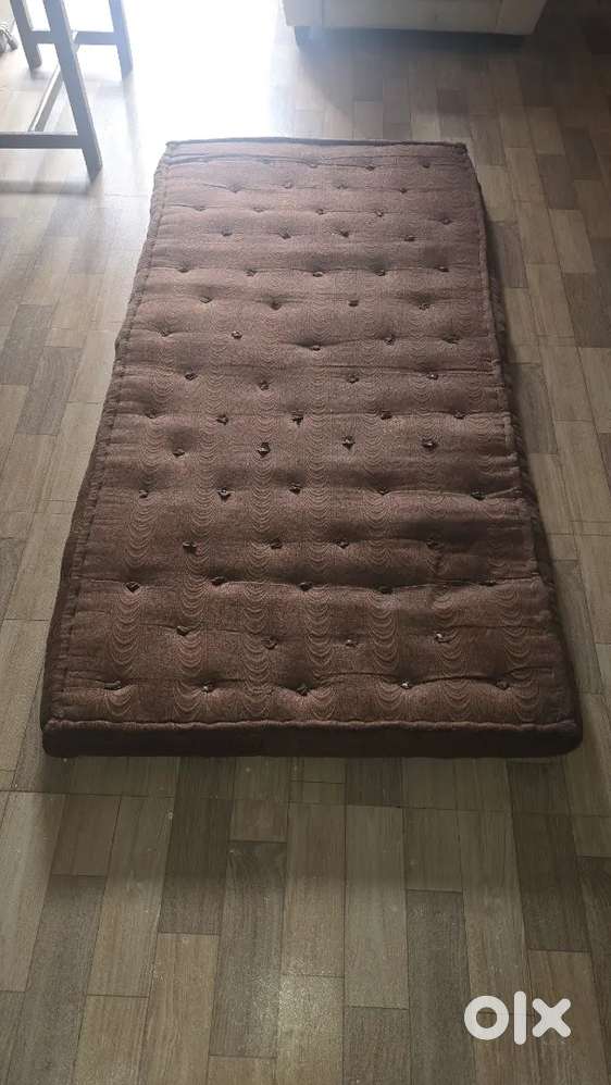 Mattress (V Good Condition) / Gadda