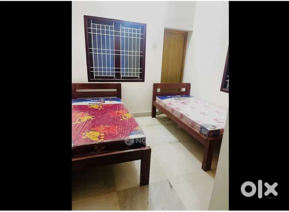 Ladies room available near CNMC medical college CIT road