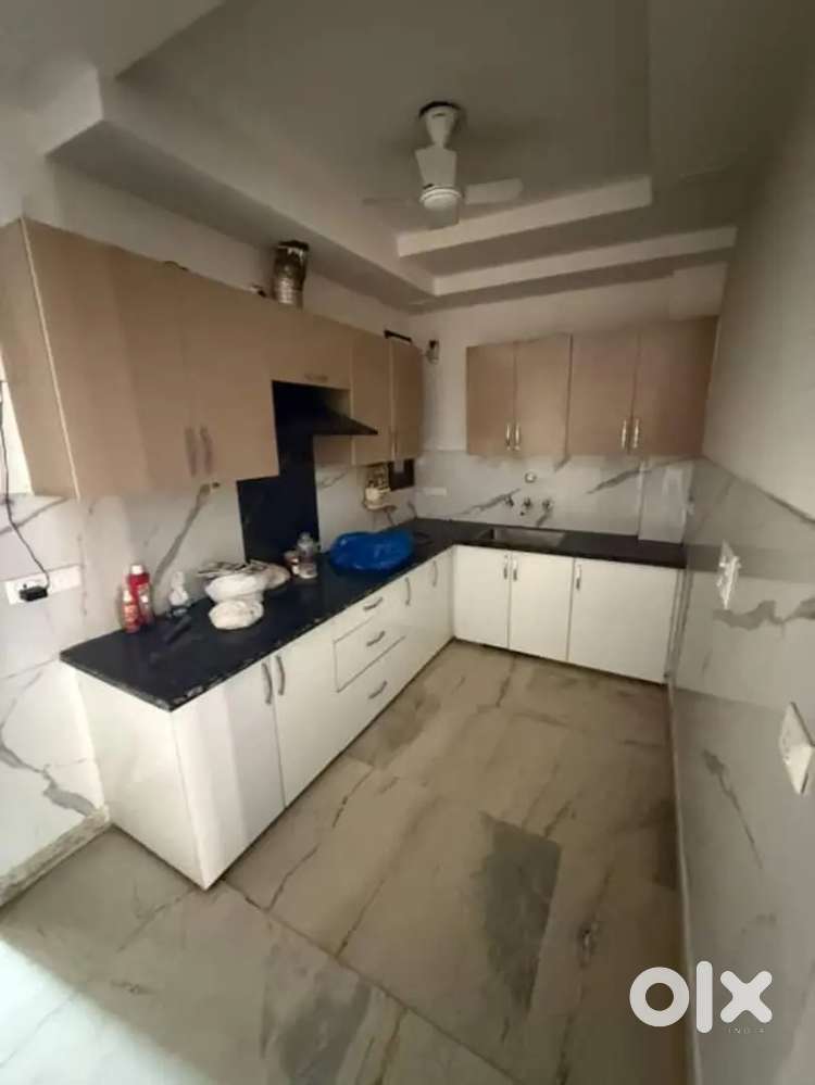 II GOHRI PROPERTIES II2BHK LIFT PARKING WITHOUT LANDLORD READY TO MOVE