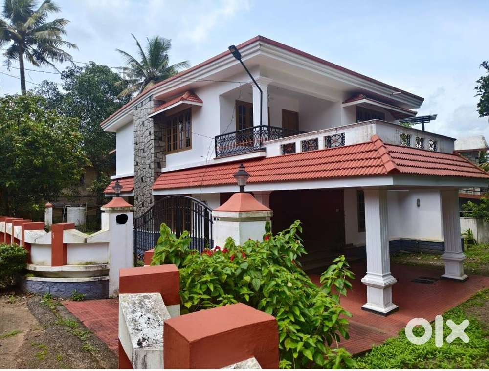 HOUSE FOR SALE AT CHANGANASSERY