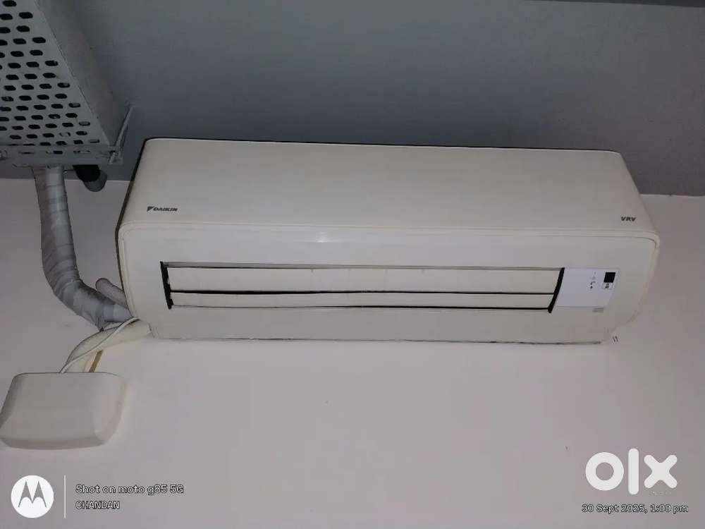Daikin 1 ton ac 12 pc with outdoor
