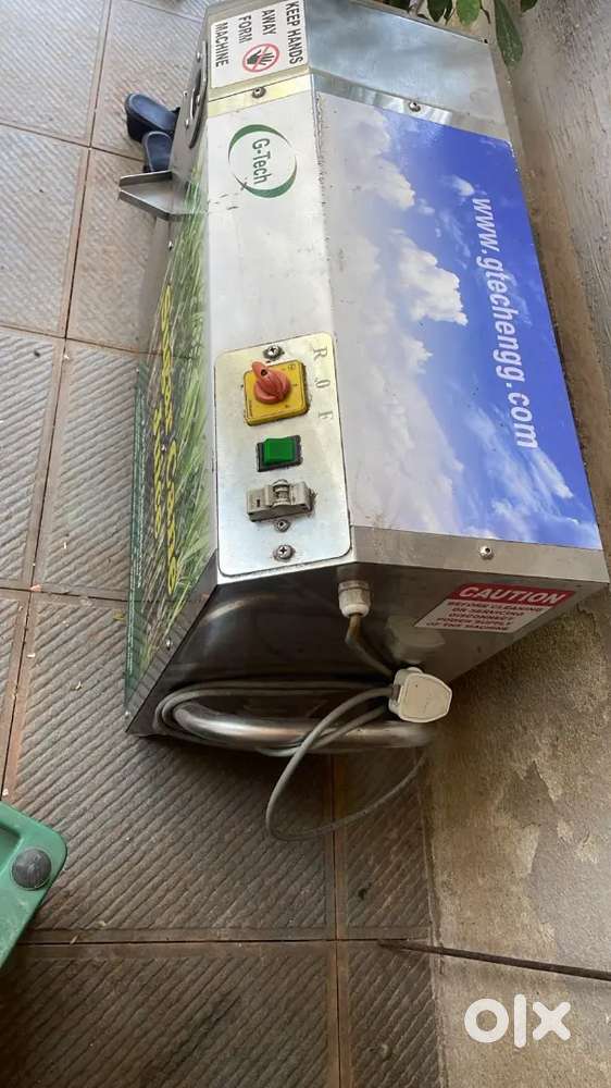 Sugar cane juice machine