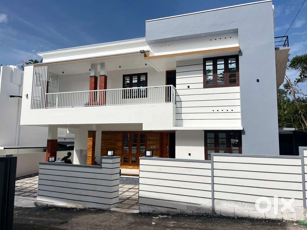 2200sqft 5.2cent Pothencode