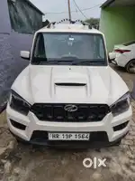 Mahindra Scorpio 2019   neat and clean interior and exterior