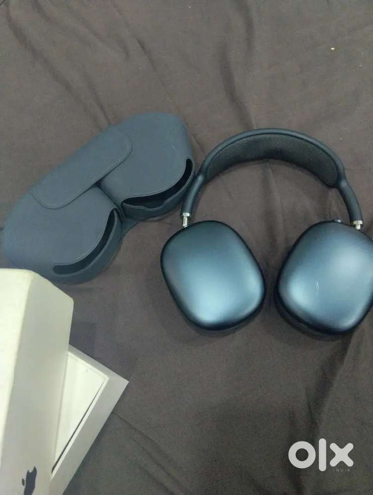 Apple airpods max 2nd gen (under warranty)