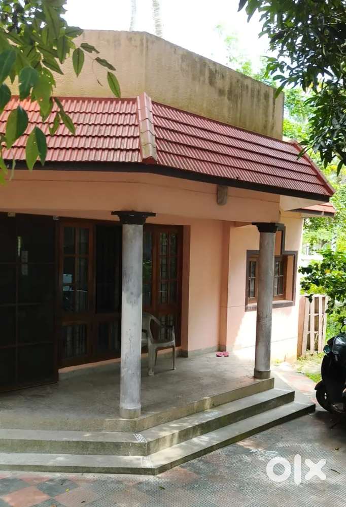 2 bedroom Ground floor near Mangarakakalungu jn 500 mtr bus stop 12k
