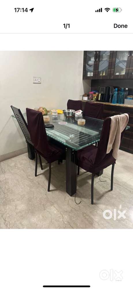 Six seater dinning table with 4 chair