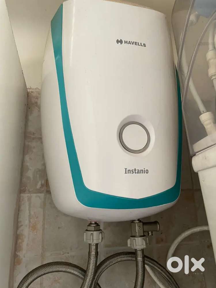 Instant hot water with the sleek Havells Instanio geyser for kitchens