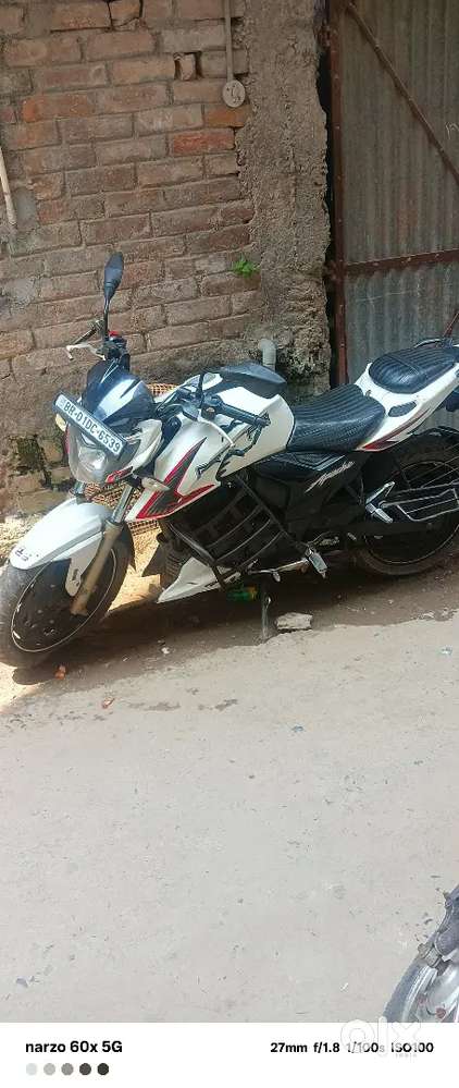 Bike full condition mein hai paise ki jarurat