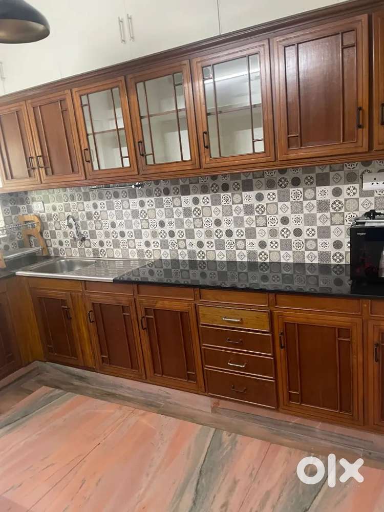 Kaloor kathirikadavu 3BHKfully furnished flat rent