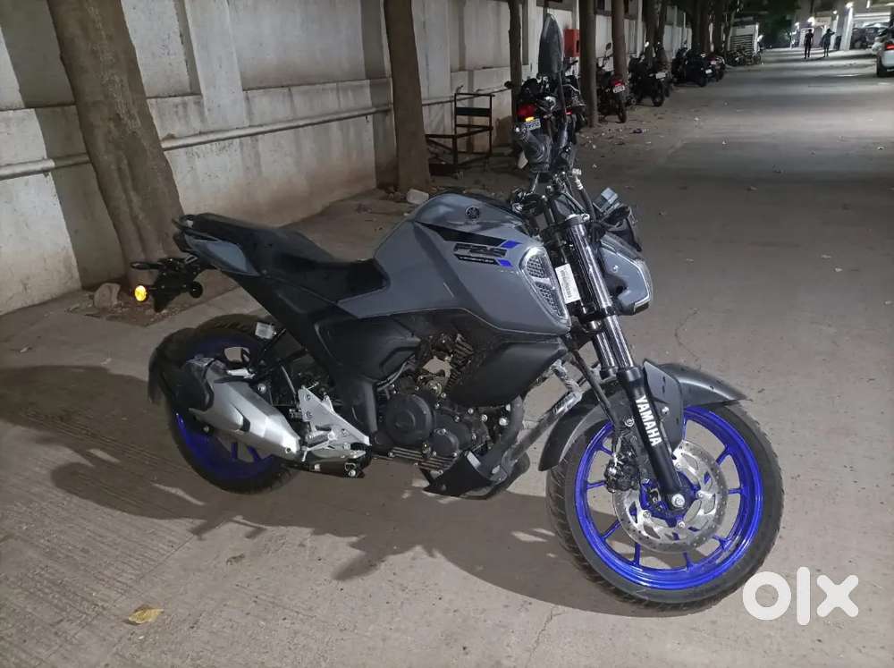 Yamaha fzs V4
