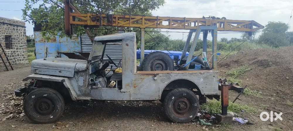Commnder jeep with Borewell lifting machine