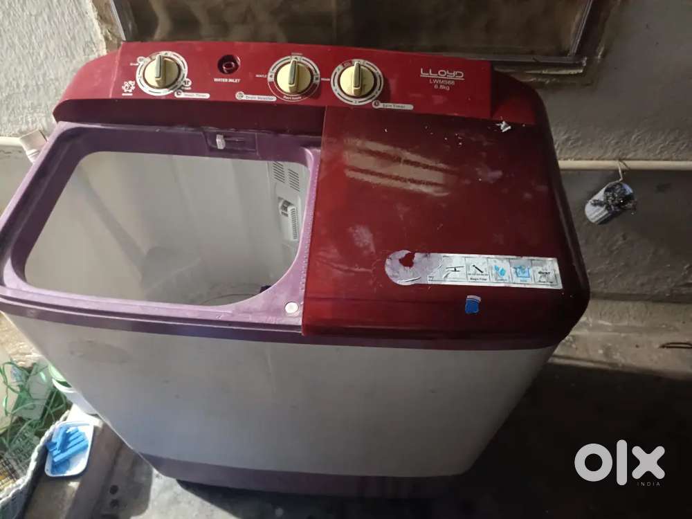 Lloyd semi washing machine