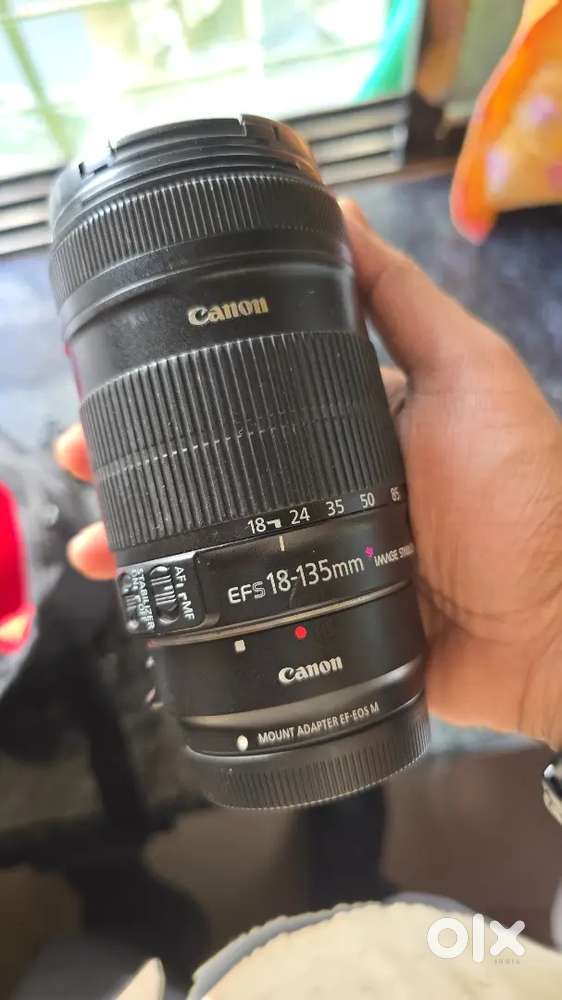 Canon Lens 18-135 mm & Canon adopter & Digitak Flash