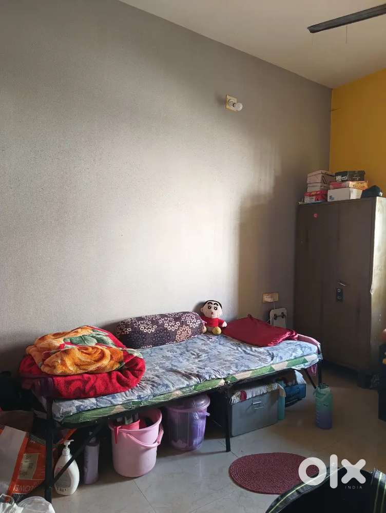 Searching for flatmate in 2 sharing bed