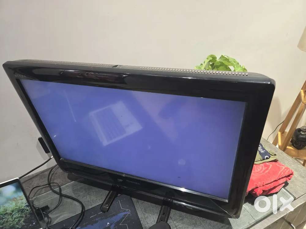 Toshiba LCD TV 26 Inch with HDMI
