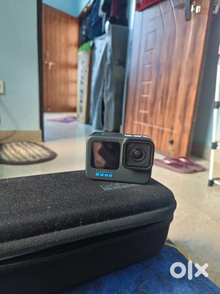 Gopro hero 11 with mic, mic adapter, howsing, memory card, charg cable