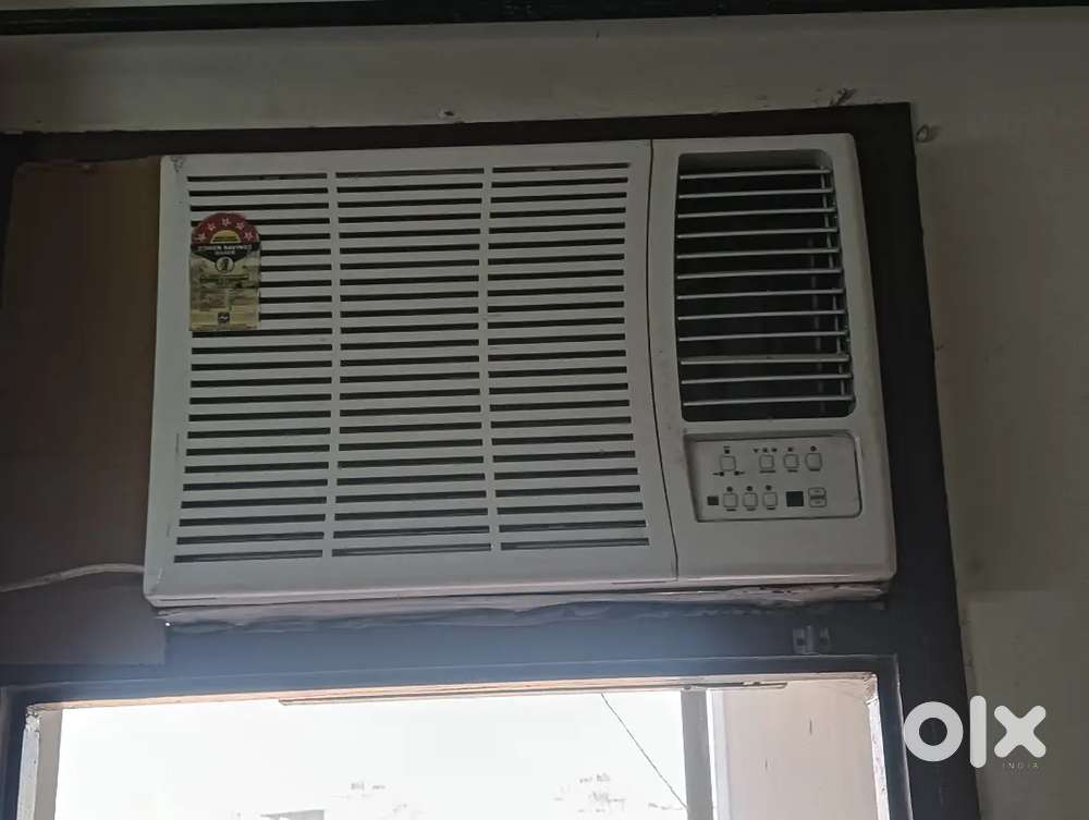 Window AC voltas