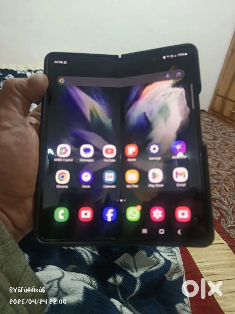 Samsung Z Fold 3 in fresh  condition up for grabs