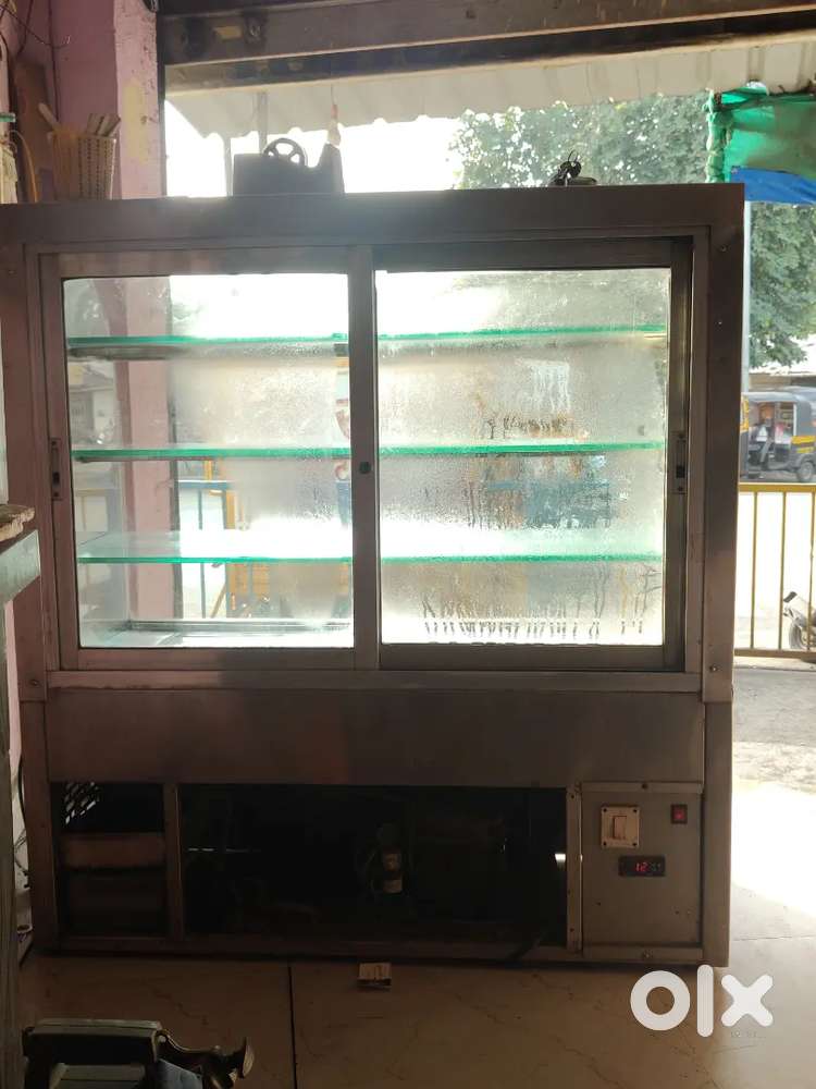 Cake freezer