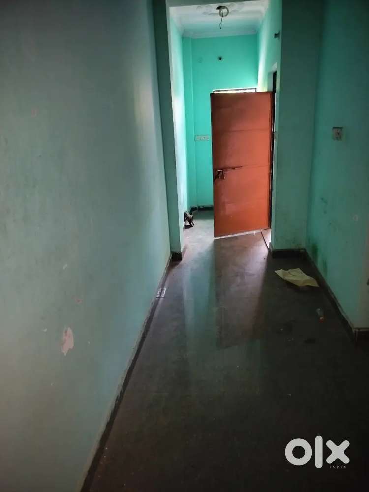 Fully independent single room for bachelors in Jankipuram