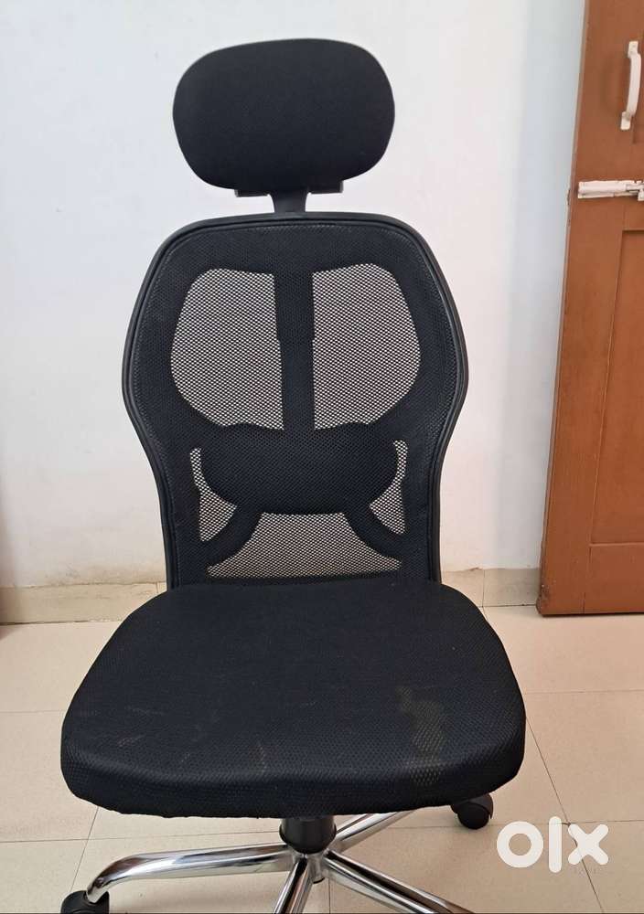 Adjustable height Computer Chair with back, Arm & Neck Support