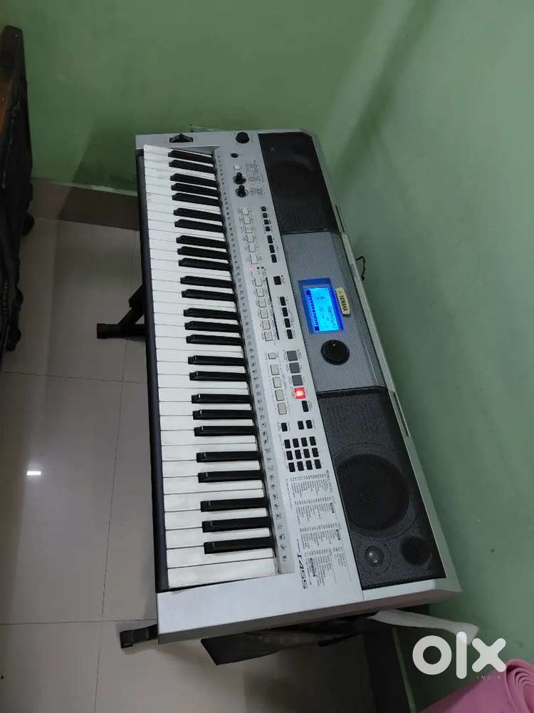 YAMAHA SYNTHESIZER PSR I455