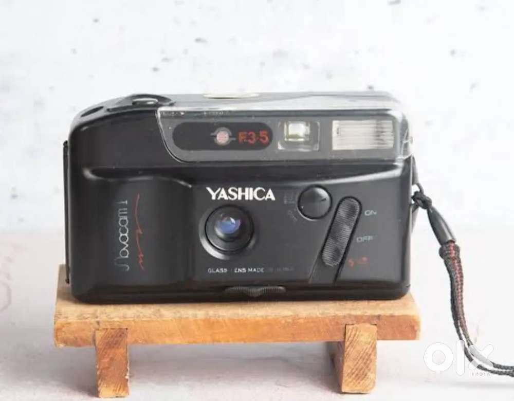 Yashica vintage camera( unused without manual and box)