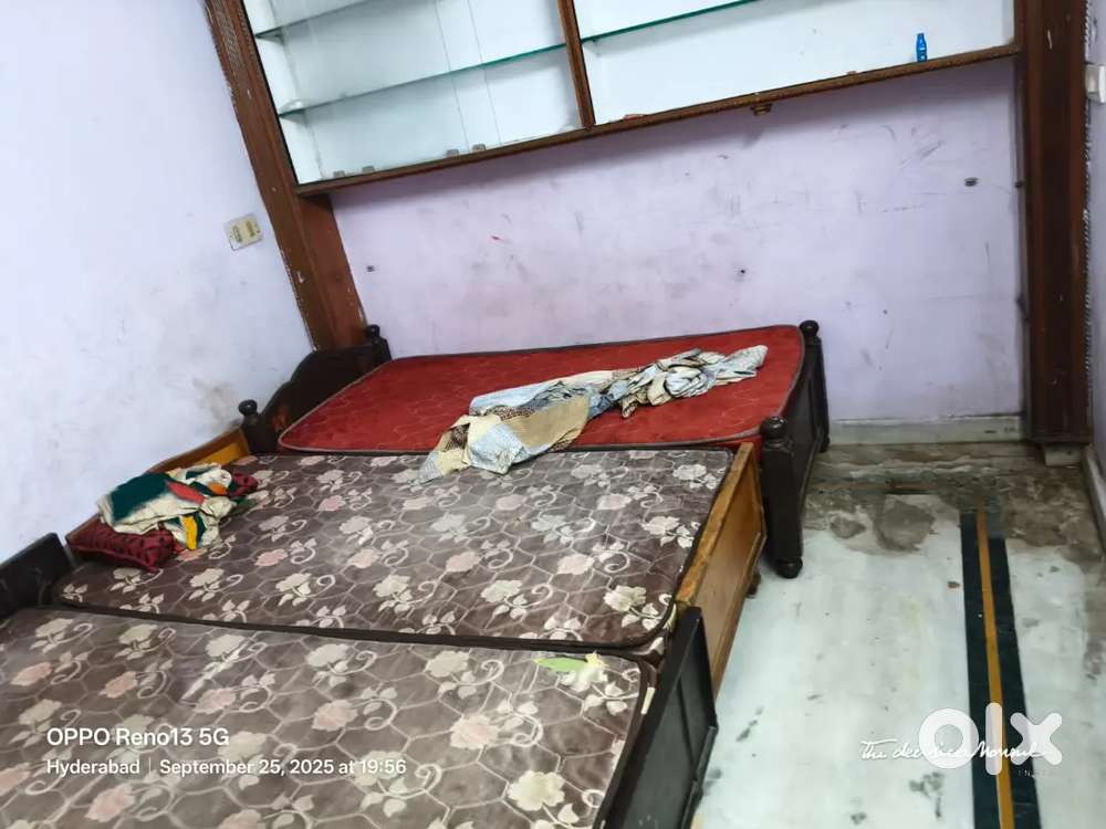 110 members running boys hostel rent in Gachibowli kajaguda anjayya ng