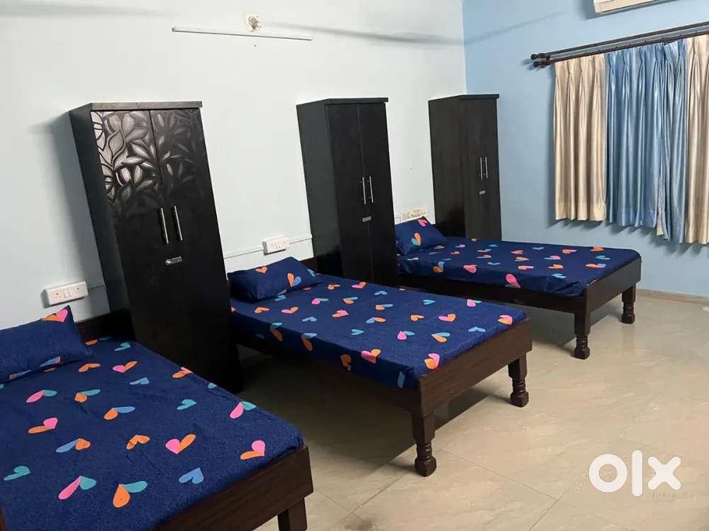 Boys and girls k liye affordable price me pg available