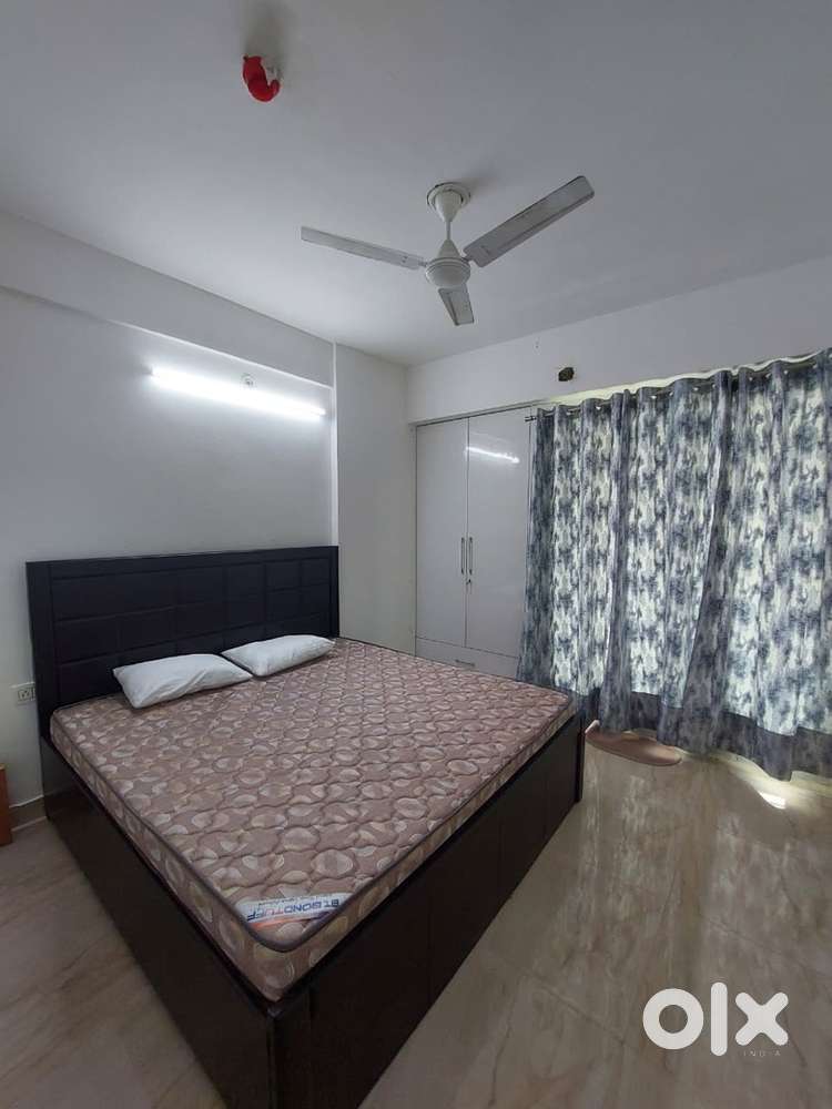 2 bhk furnished for bachelors working and family
