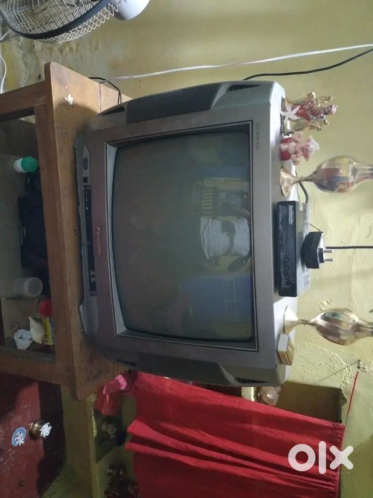 Old Panasonic CRT TV in Working Condition for Sale