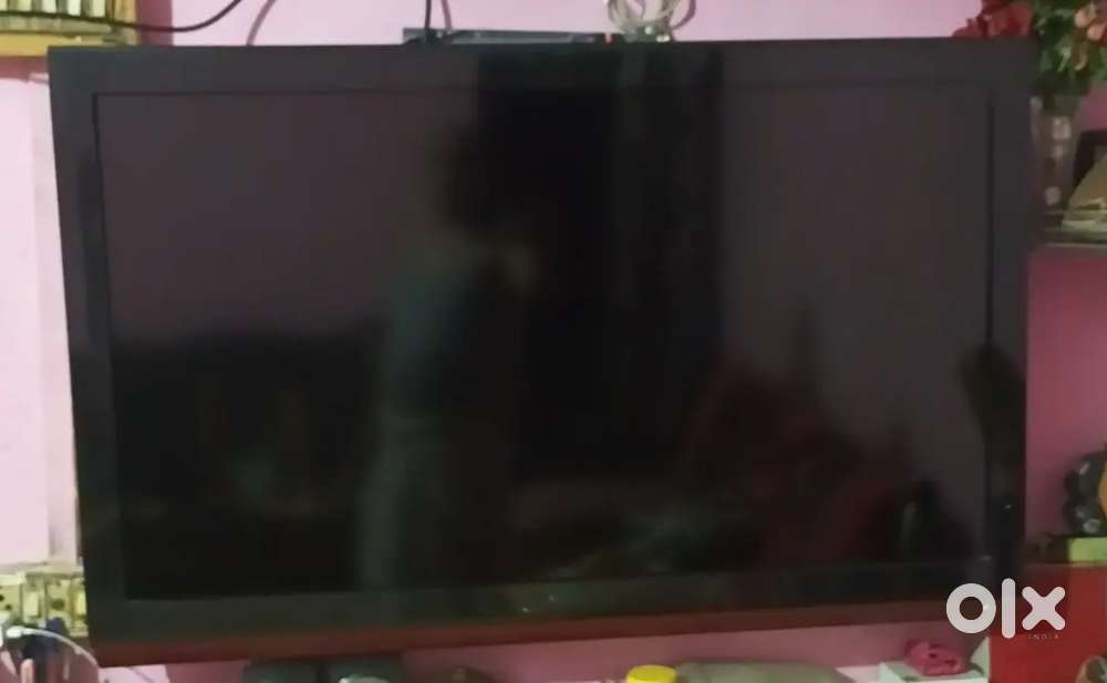 Tv band hai 50 size ka  ...blootooth box for mobile